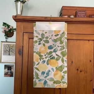 Lemon Squeeze! Easy Care Table Runner